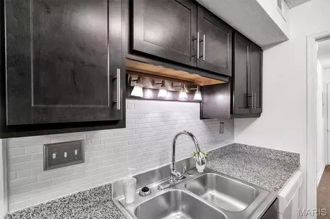 Kitchen - 154 Beard Dr #A, Eureka, MO 63025 photo 2 of 3