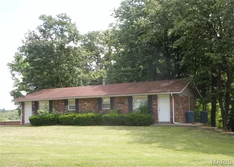 1100 Arrowhead Dr, Collinsville, IL 62234