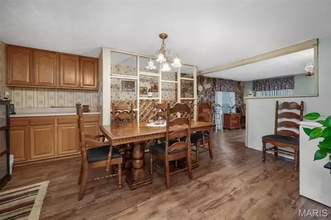 Dining - 6379 Highway Jj, Sullivan, MO 63080 photo 2 of 3