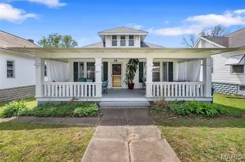 411 E Maple St, Scott City, MO 63780