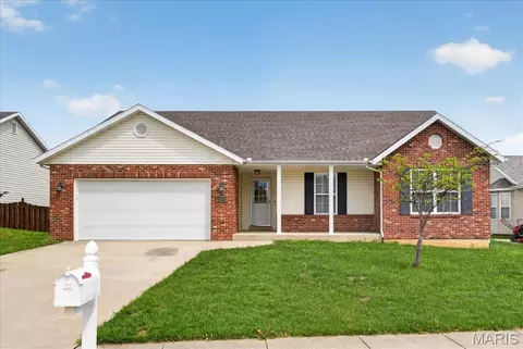 1104 Maplewood Ln, Waterloo, IL 62298