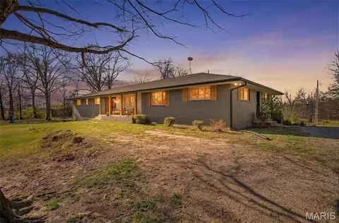 19849 Hazel Rd, Lebanon, MO 65536