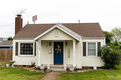 1117 Beverly Dr, Lebanon, MO 65536