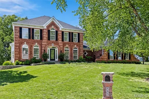 553 Malinmor Dr, Weldon Spring, MO 63304