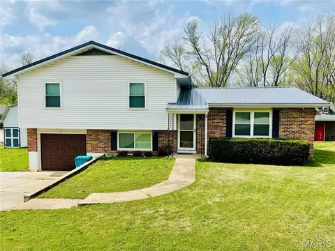 1255 Diane St, Saint Clair, MO 63077