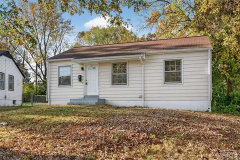437 Lanark Rd, Saint Louis, MO 63137