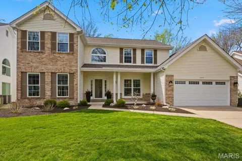 16917 Crystal Springs Dr, Chesterfield, MO 63005