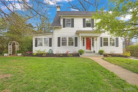 662 Fairview Ave, Webster Groves, MO 63119