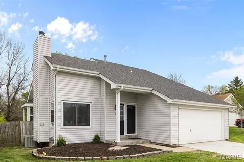 32 Queensboro Dr, Saint Peters, MO 63376