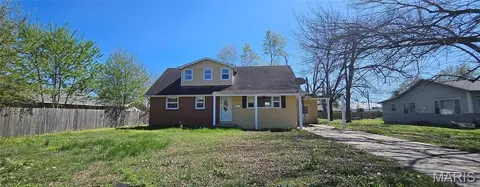 415 E Gladys St, Sikeston, MO 63801