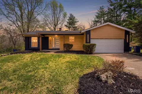 11340 Wamsutta Trl, Florissant, MO 63033