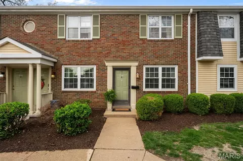 1541 E Swan Cir, Brentwood, MO 63144