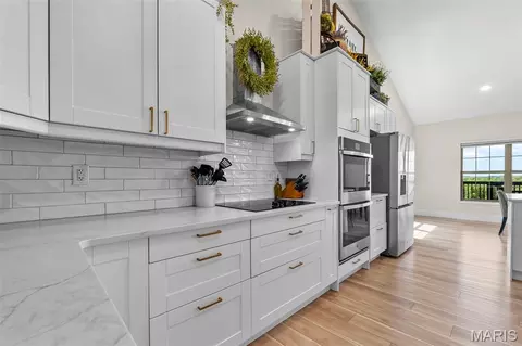 Kitchen - 1006 Saddlebrooke Rdg, Jackson, MO 63755 photo 2 of 4