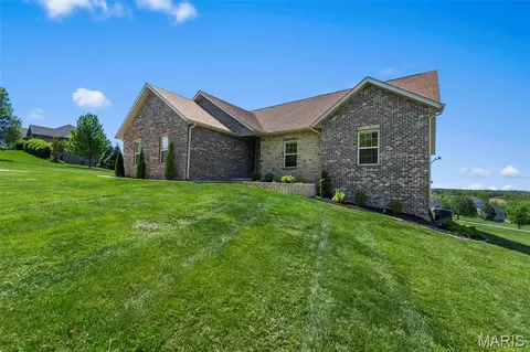 Exterior - 1006 Saddlebrooke Rdg, Jackson, MO 63755 photo 3 of 13