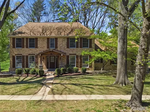 14121 Westernmill Dr, Chesterfield, MO 63017