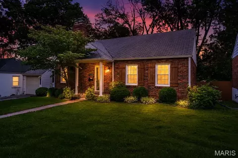 7220 Mackenzie Rd, Affton, MO 63123