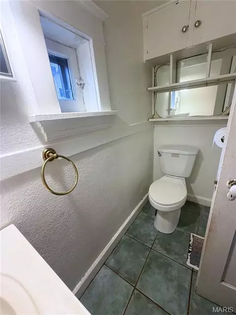 Bath - 7218 Normandy Pl, Normandy, MO 63121 photo 1 of 5