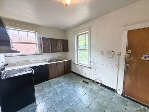 Kitchen - 7218 Normandy Pl, Normandy, MO 63121 photo 2 of 2