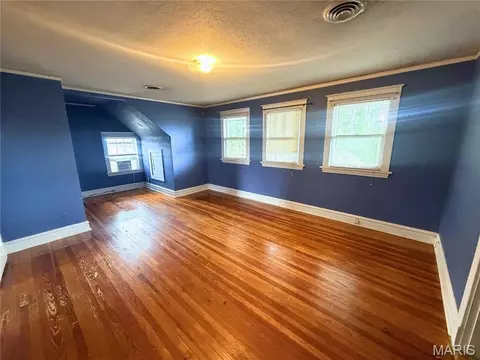 Bedroom - 7218 Normandy Pl, Normandy, MO 63121 photo 2 of 5