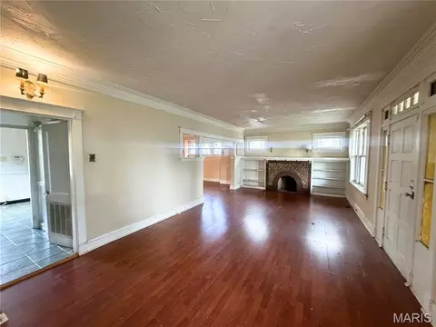 Living - 7218 Normandy Pl, Normandy, MO 63121 photo 2 of 5
