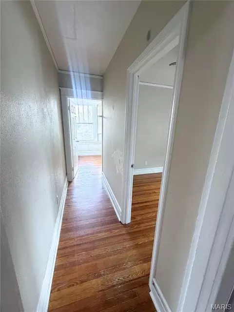Entry Way - 7218 Normandy Pl, Normandy, MO 63121 photo 4 of 4