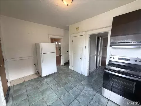 Entry Way - 7218 Normandy Pl, Normandy, MO 63121 photo 1 of 4