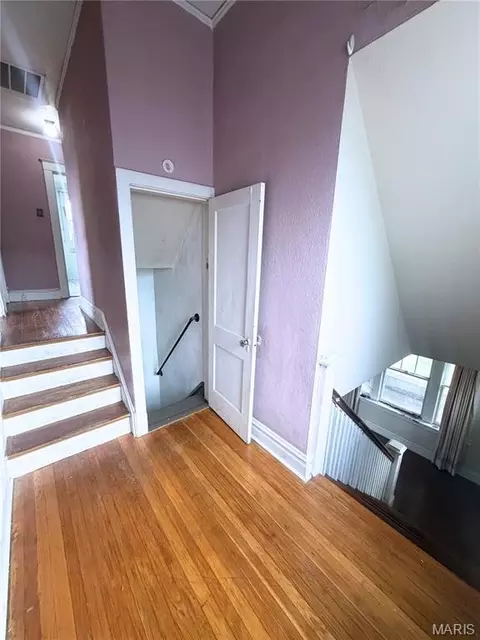 Entry Way - 7218 Normandy Pl, Normandy, MO 63121 photo 3 of 4