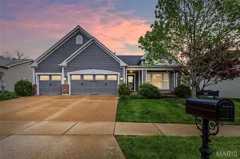 543 Coachgate Ct, Ballwin, MO 63021