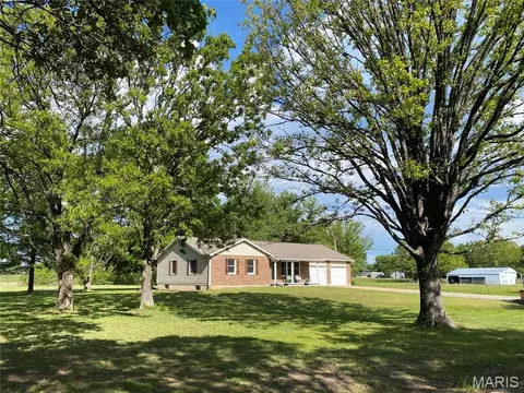1006 Bridge Rd, Belle, MO 65013