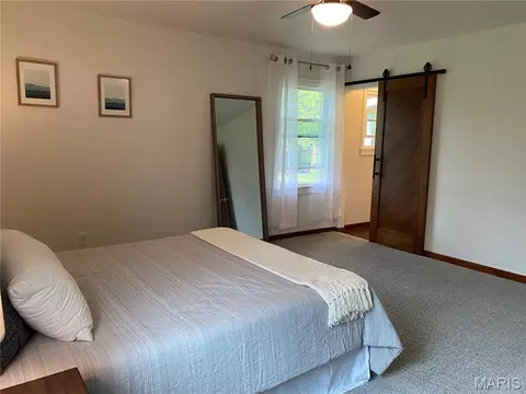 Bedroom - 1006 Bridge Rd, Belle, MO 65013 photo 3 of 5
