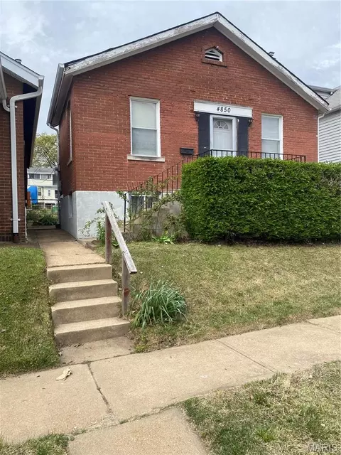 4850 Goethe Ave, Saint Louis, MO 63116