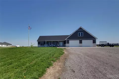 55550 Lone Cedar Trl, New London, MO 63459