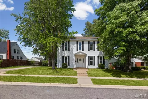 173 W Lebanon St, Nashville, IL 62263
