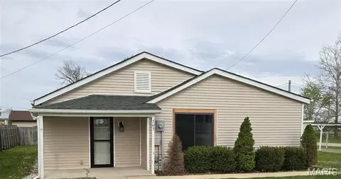 703 S Walnut St, Gerald, MO 63037