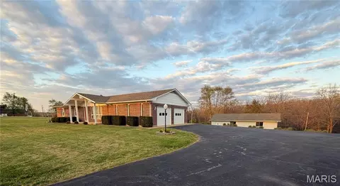 1080 N And South Rd, Sullivan, MO 63080