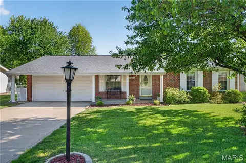 2662 Lido Ln, Saint Louis, MO 63129