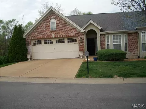 2404 Andrea Crest Dr, Washington, MO 63090