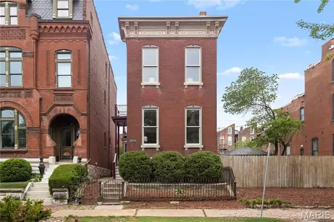 2421 S 13th St, Saint Louis, MO 63104