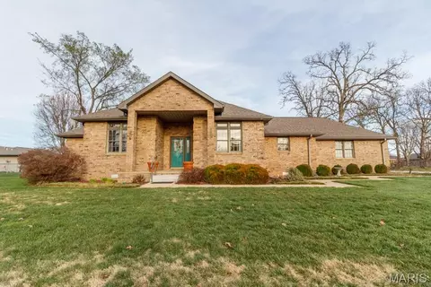 1808 Magnolia Dr, Lebanon, MO 65536