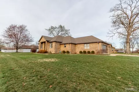 1808 Magnolia Dr, Lebanon, MO 65536
