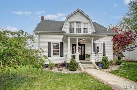 709 Cypress St, Highland, IL 62249