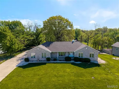 3 Forest Drive Dr, Maryville, IL 62062
