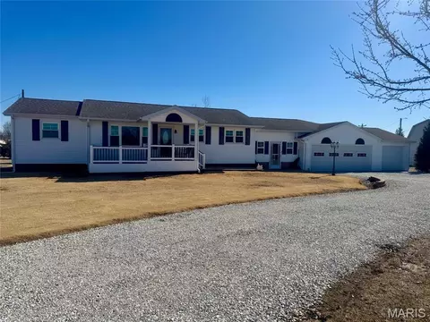 27464 327th Ave, La Grange, MO 63448