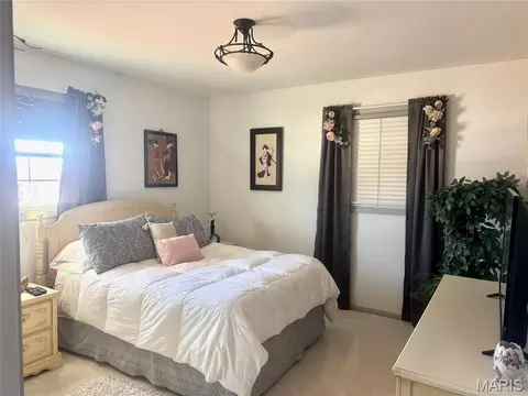 Bedroom - 27464 327th Ave, La Grange, MO 63448 photo 2 of 3