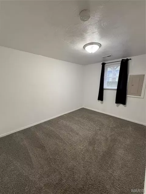 Bedroom - 3053 W Grand, Springfield, MO 65802 photo 4 of 4