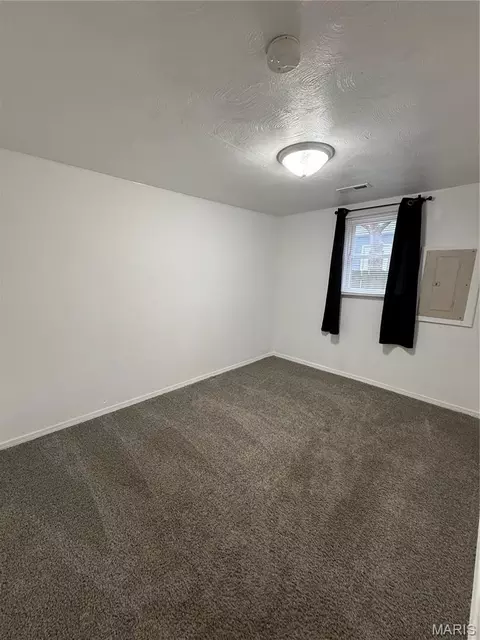 Bedroom - 3053 W Grand, Springfield, MO 65802 photo 3 of 4