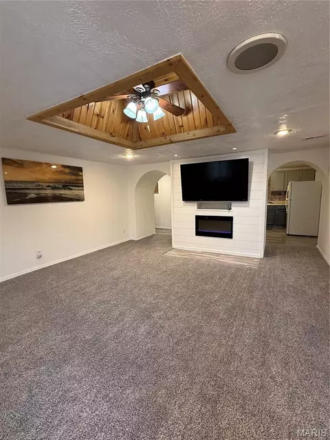 Living - 3053 W Grand, Springfield, MO 65802 photo 2 of 3