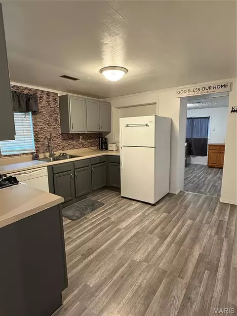 Kitchen - 3053 W Grand, Springfield, MO 65802 photo 3 of 3