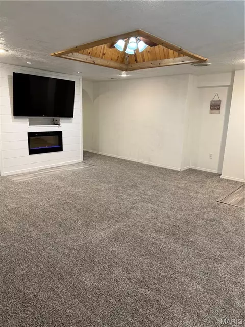 Living - 3053 W Grand, Springfield, MO 65802 photo 3 of 3
