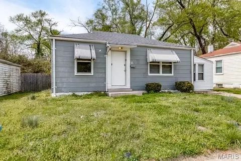445 Plaza Ave, Ferguson, MO 63135